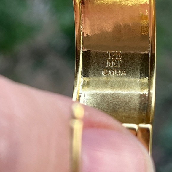 The Met Store-Egyptian big hinged gold hoop earrings w semiprecious stones-NIB - Picture 6 of 12